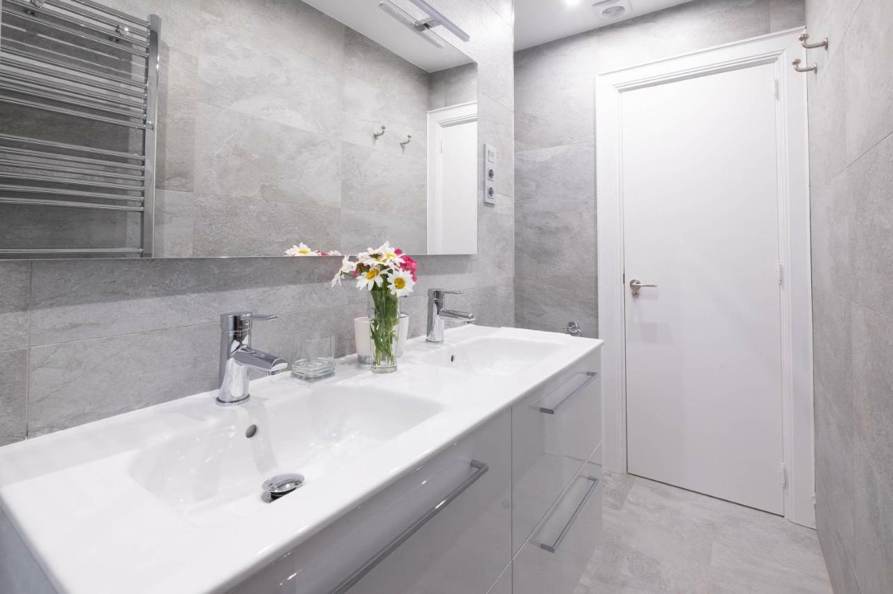 Apartamento Tiboli Con Parking Gratuito Bilbao Exterior photo
